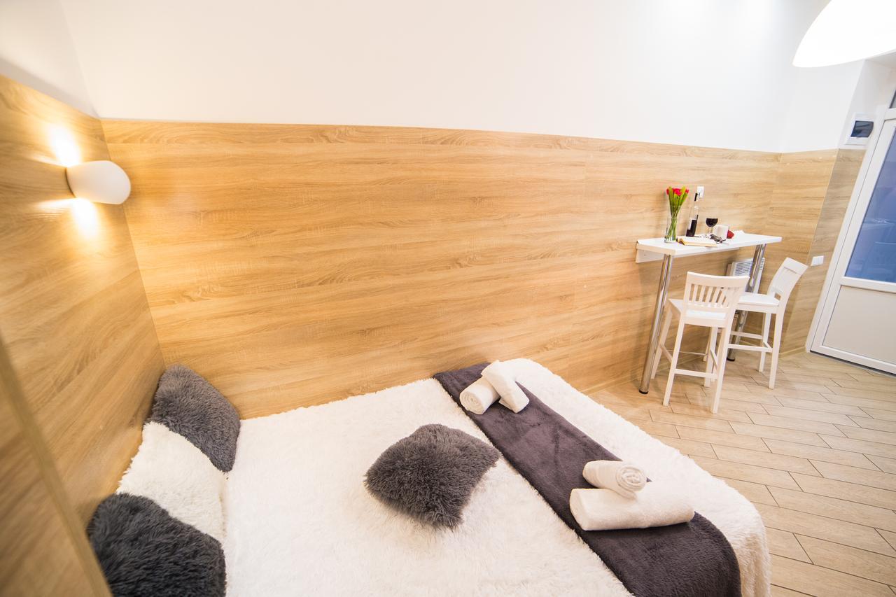 Mini Economy Apartments- Filatova 10 Lviv Kültér fotó