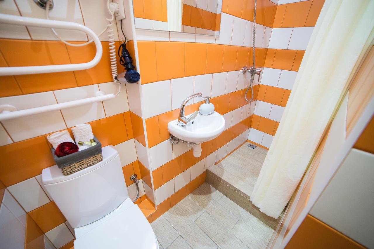 Mini Economy Apartments- Filatova 10 Lviv Kültér fotó