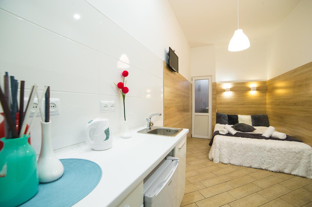 Mini Economy Apartments- Filatova 10 Lviv Kültér fotó